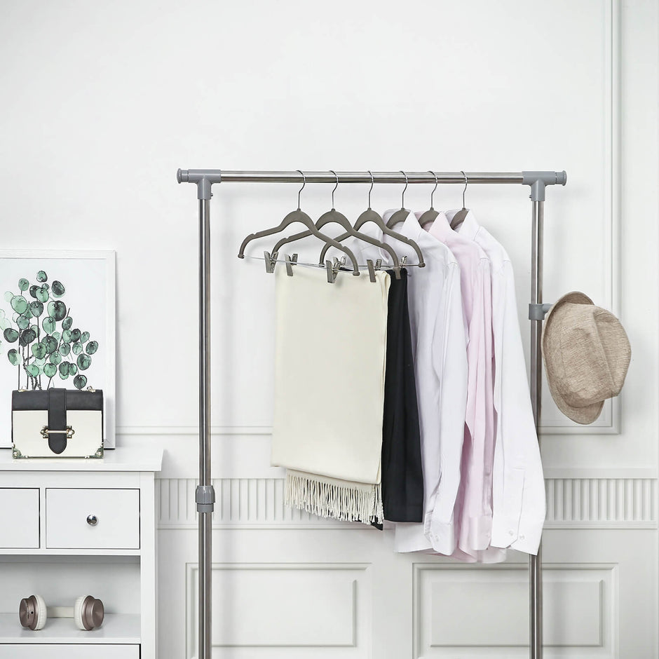 Velvet Trouser Hangers – Velvet – Grey – Non-Slip with 360 Rotating Hook and Clips