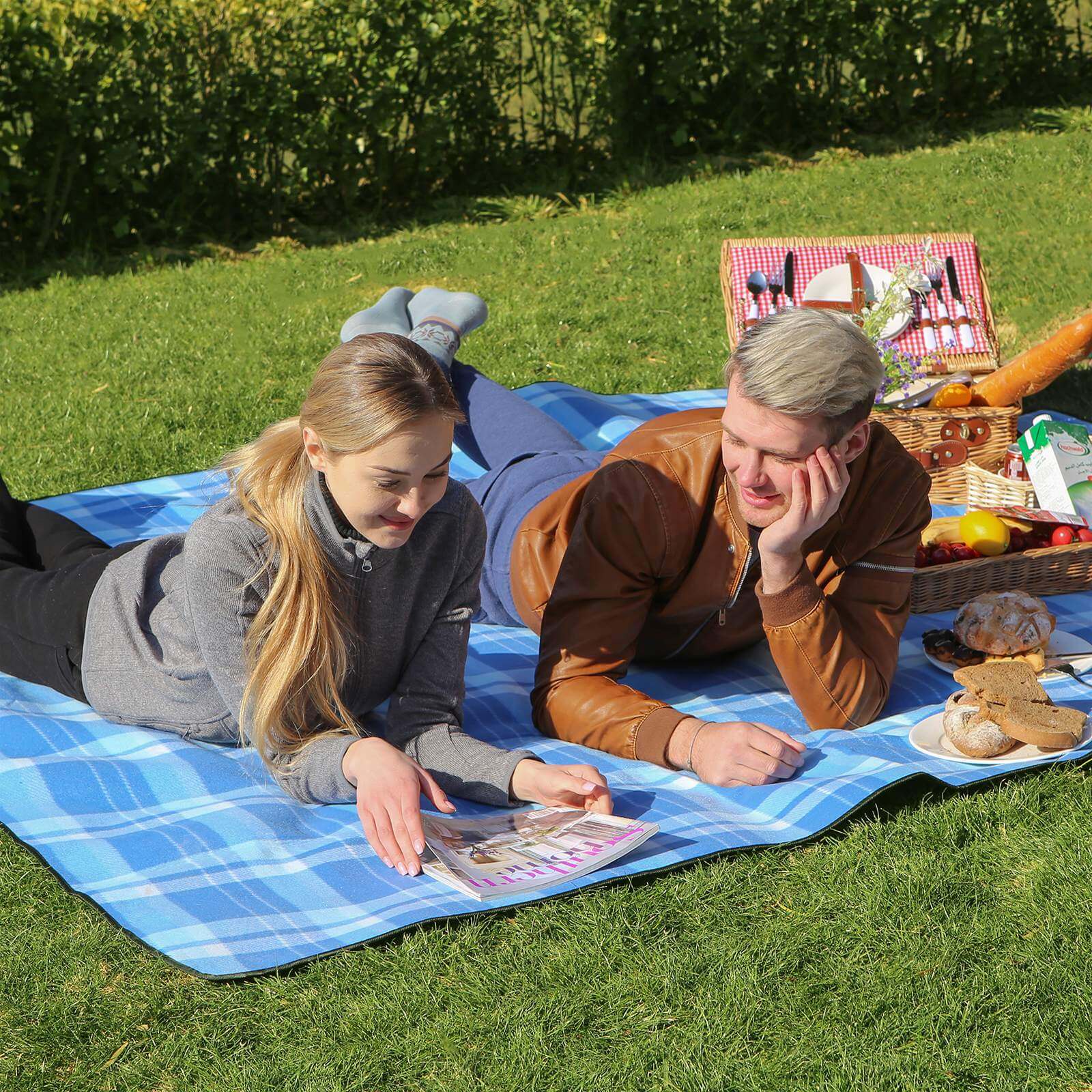 Picnic Blanket – Waterproof – Multicolor – Portable with Handle