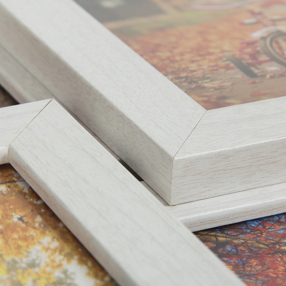 Collage Picture Frame – White Wood Grain – 12 Photos (4